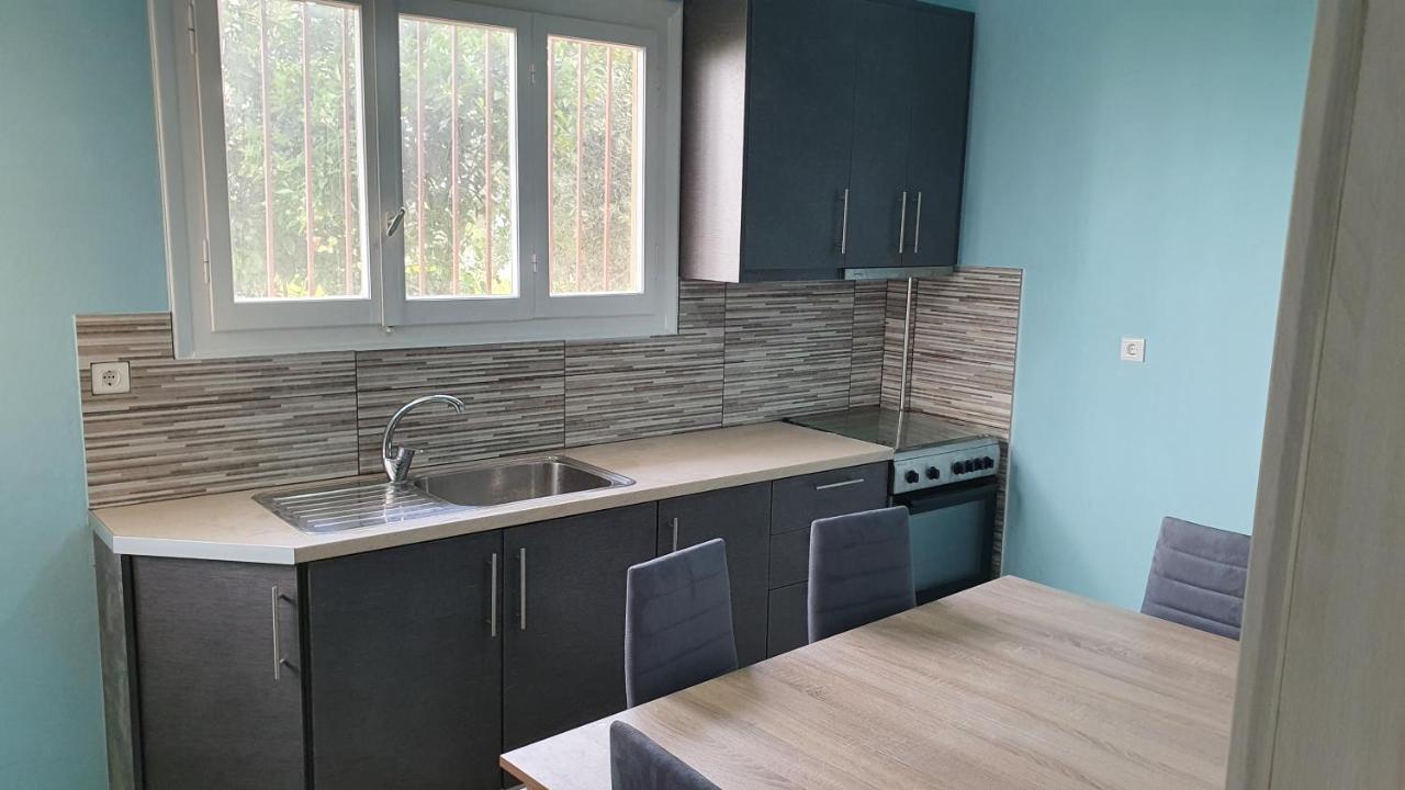 Nafpaktos Seaside Apartment Екстер'єр фото