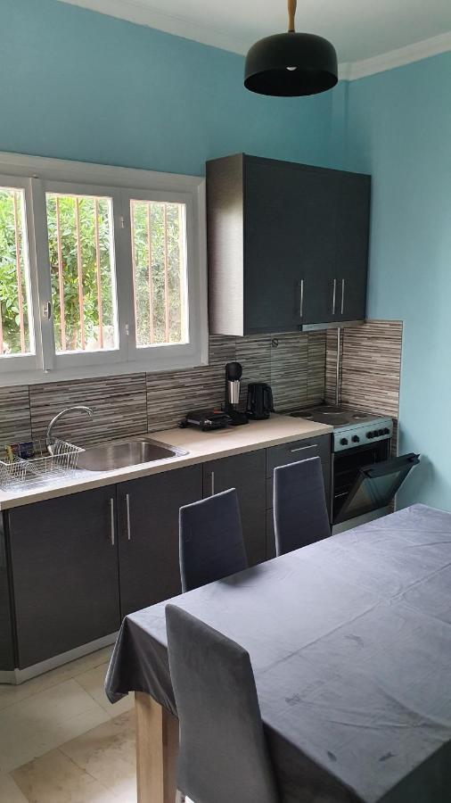 Nafpaktos Seaside Apartment Екстер'єр фото